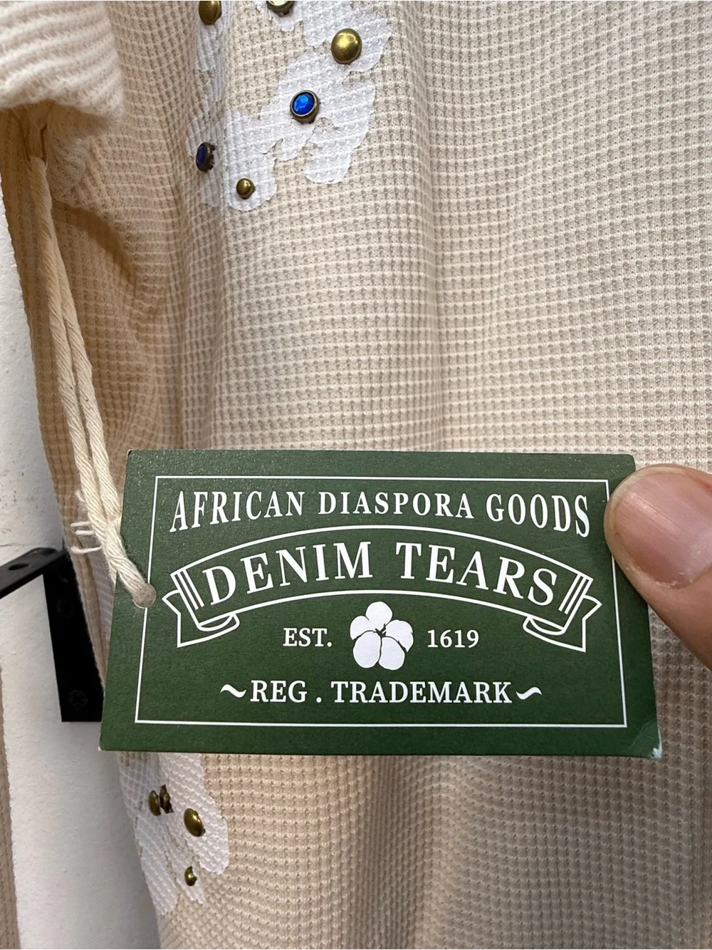 Denim Tears Embellished Cream Waffle-Knit sweatshirt - Picture 7 of 9
